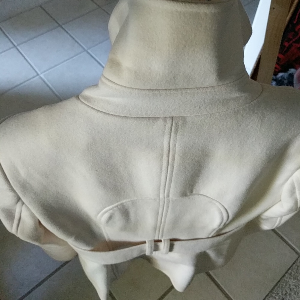 Beautiful jacket - Picture 7 of 8